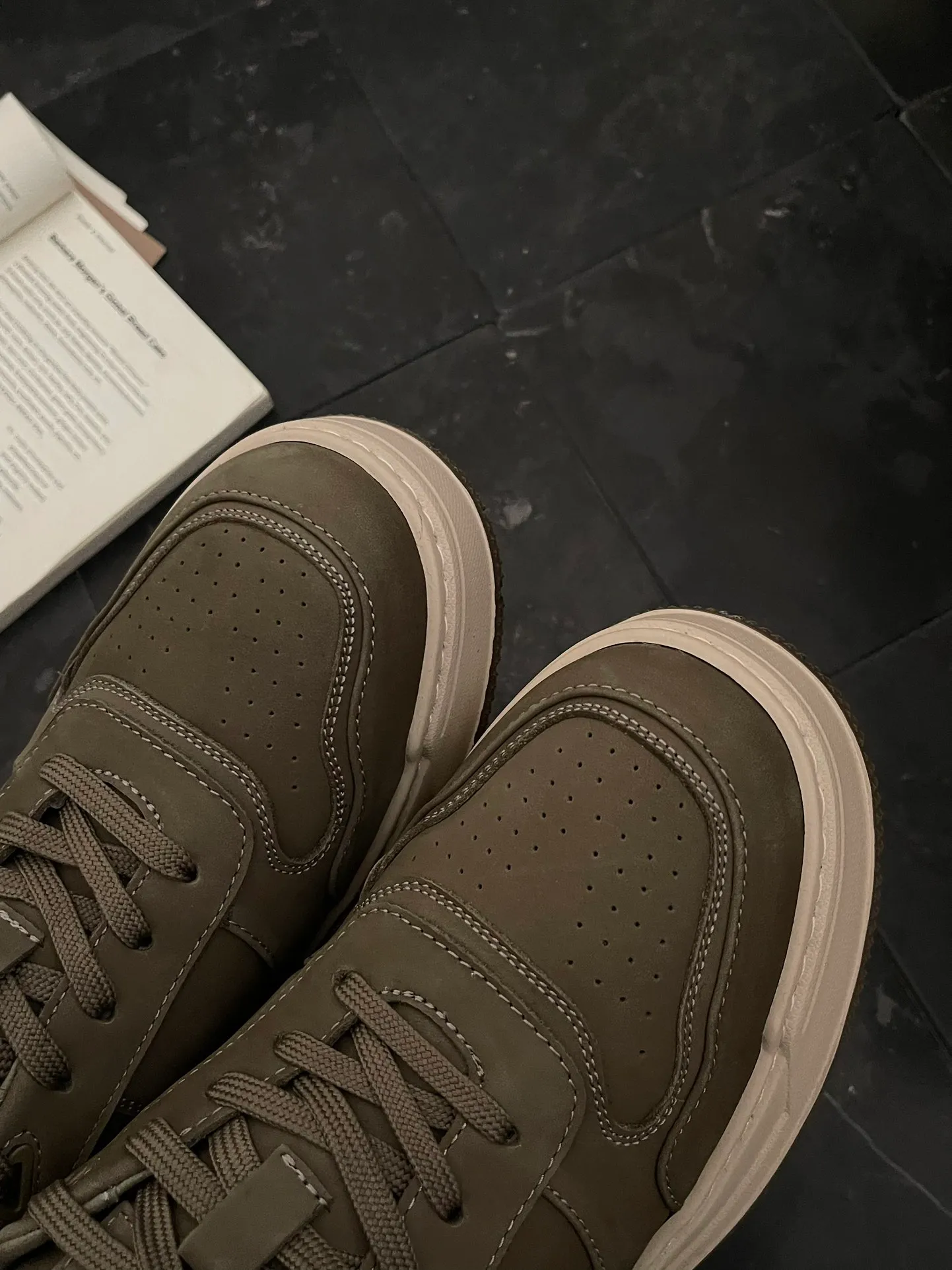Men's men's shoes 💰600 𝐔𝐆𝐆 | Work sneakers Duicun, selected first-layer cow nubuck, simple, retro style, super good-looking, exclusive private model outsole, comfortable and good anti-slip effect, real wool lining, must be arranged for autumn and winter matching!   Size：39-46